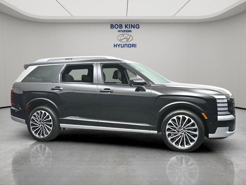 New 2026 Hyundai Palisade Calligraphy FWD image 2