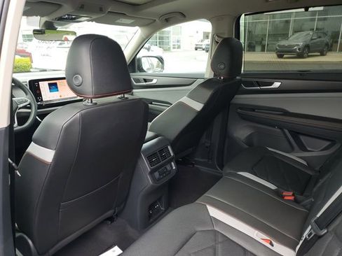 New 2026 Volkswagen Atlas Peak Edition AWD/4WD image 13