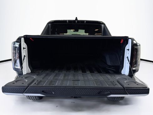 Used 2024 GMC Hummer EV 2X image 24