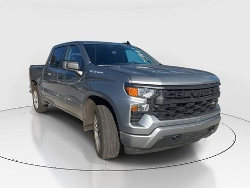 Used 2025 Chevrolet Silverado 1500 Custom image 1