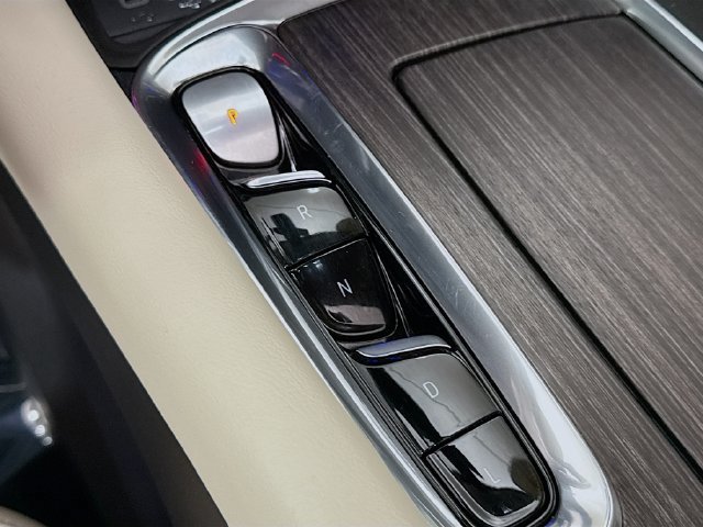 Used 2022 Buick Enclave Avenir w/ Avenir Technology Package FWD image 18
