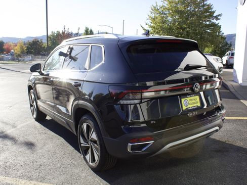 New 2025 Volkswagen Taos SE image 7