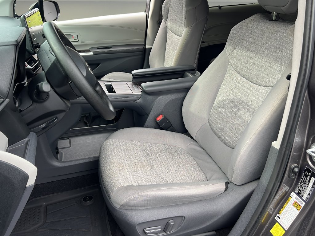Certified 2021 Toyota Sienna LE FWD image 13