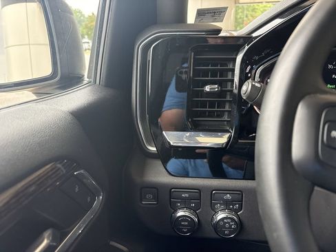 Certified 2024 GMC Sierra 1500 Elevation AWD/4WD image 18