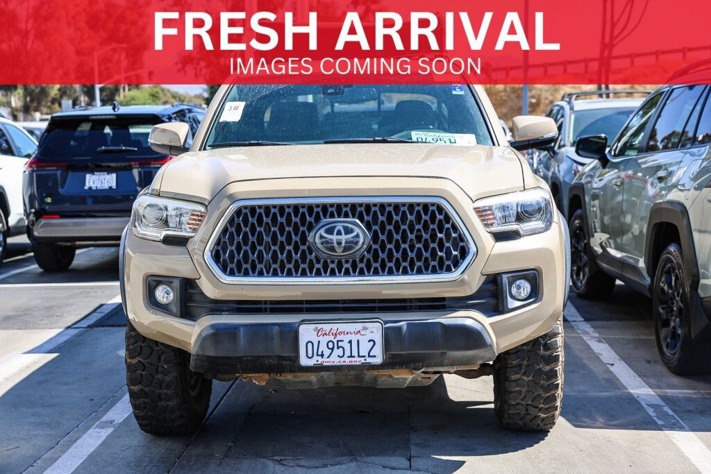 Used 2018 Toyota Tacoma TRD Off-Road RWD image 1