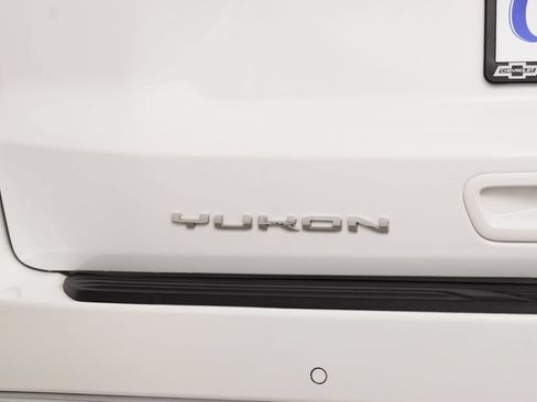 Used 2024 GMC Yukon XL Denali AWD/4WD image 23