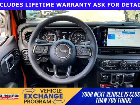 Used 2025 Jeep Gladiator Mojave image 5