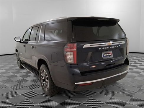 Used 2021 Chevrolet Suburban LT image 5