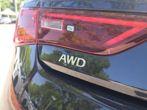 Used 2022 INFINITI Q60 3.0t Luxe w/ Cargo Package AWD/4WD image 8