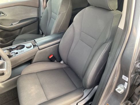 Used 2023 Nissan Rogue S image 12