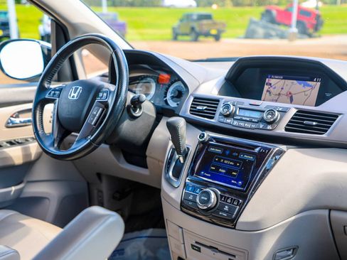 Used 2015 Honda Odyssey Touring image 14