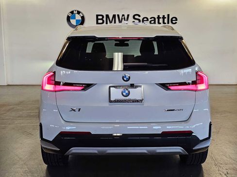 Certified 2025 BMW X1 xDrive28i w/ Convenience Package AWD/4WD image 5