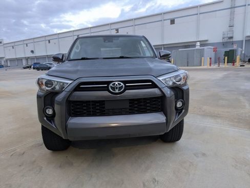 Used 2021 Toyota 4Runner SR5 Premium image 2
