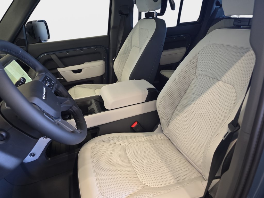 New 2026 Land Rover Defender 110 S AWD/4WD image 12