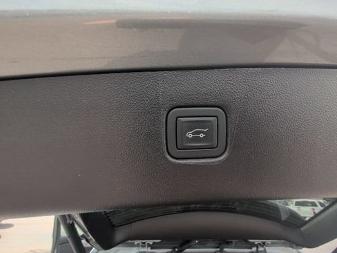 Used 2024 Chevrolet Blazer LT w/ Convenience Package FWD image 34