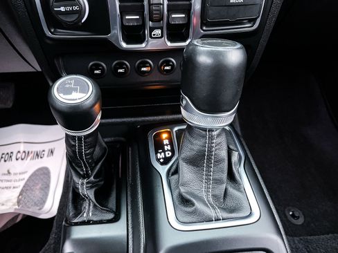 Used 2022 Jeep Gladiator Overland w/ Popular Equipment Package image 26