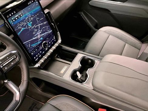 Used 2025 GMC Acadia AT4 image 15