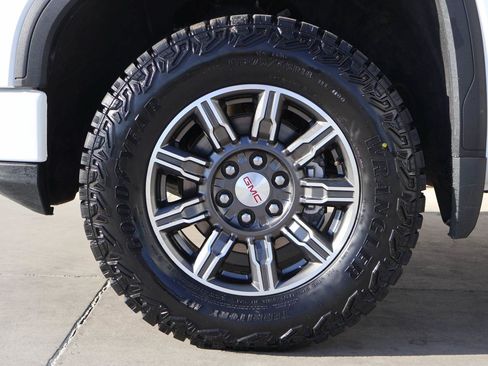 Used 2025 GMC Sierra 1500 AT4 AWD/4WD image 6