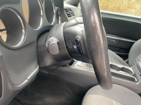 Used 2013 Dodge Challenger SXT image 18