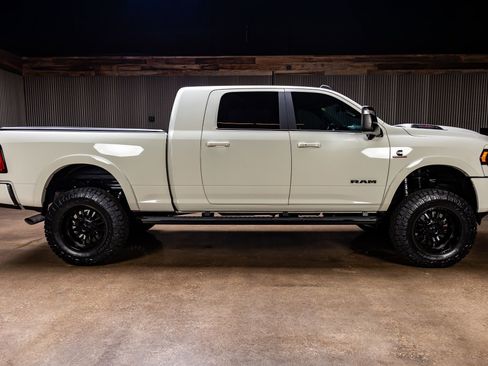 Used 2023 RAM 2500 Limited w/ Night Edition image 11