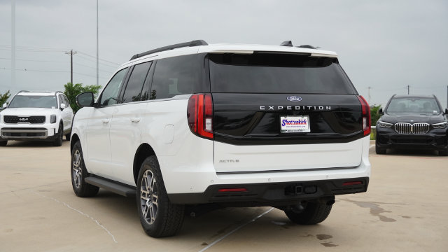 Used 2025 Ford Expedition Active AWD/4WD image 7