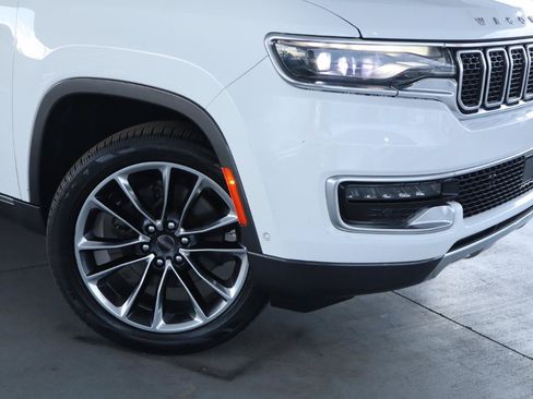 Used 2022 Jeep Wagoneer Series III w/ Premium Group I RWD image 4