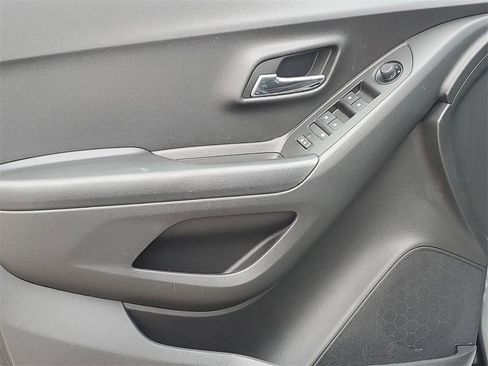 Used 2021 Chevrolet Trax LS w/ Tint and Cruise Package image 19