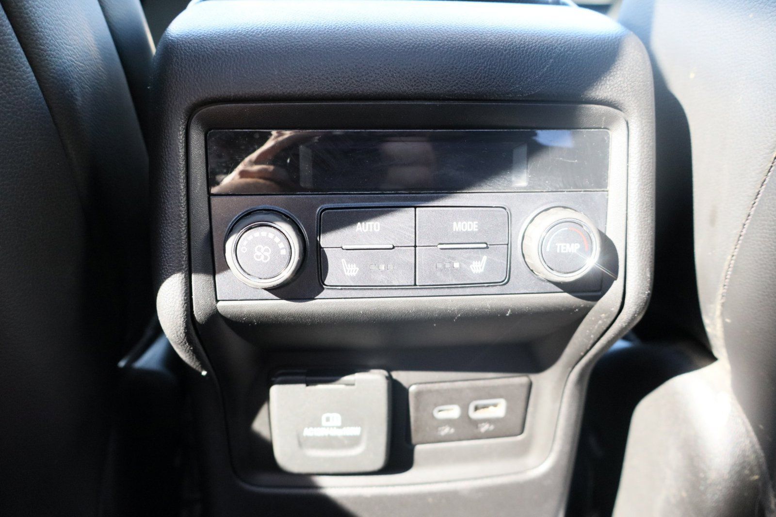 Used 2021 GMC Acadia Denali w/ Denali Ultimate Package AWD/4WD image 30