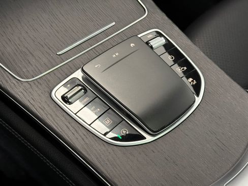 Used 2021 Mercedes-Benz GLC 300 4MATIC image 24