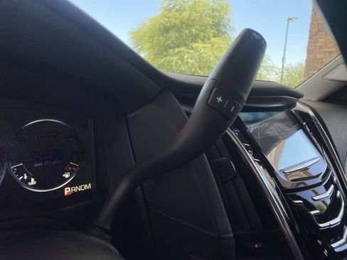 Used 2015 Cadillac Escalade Premium RWD image 16