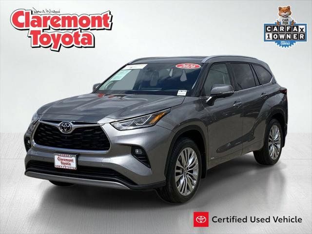 Certified 2026 Toyota Highlander Platinum AWD/4WD image 1