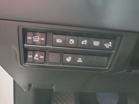 Certified 2024 Toyota Sequoia Platinum AWD/4WD image 16