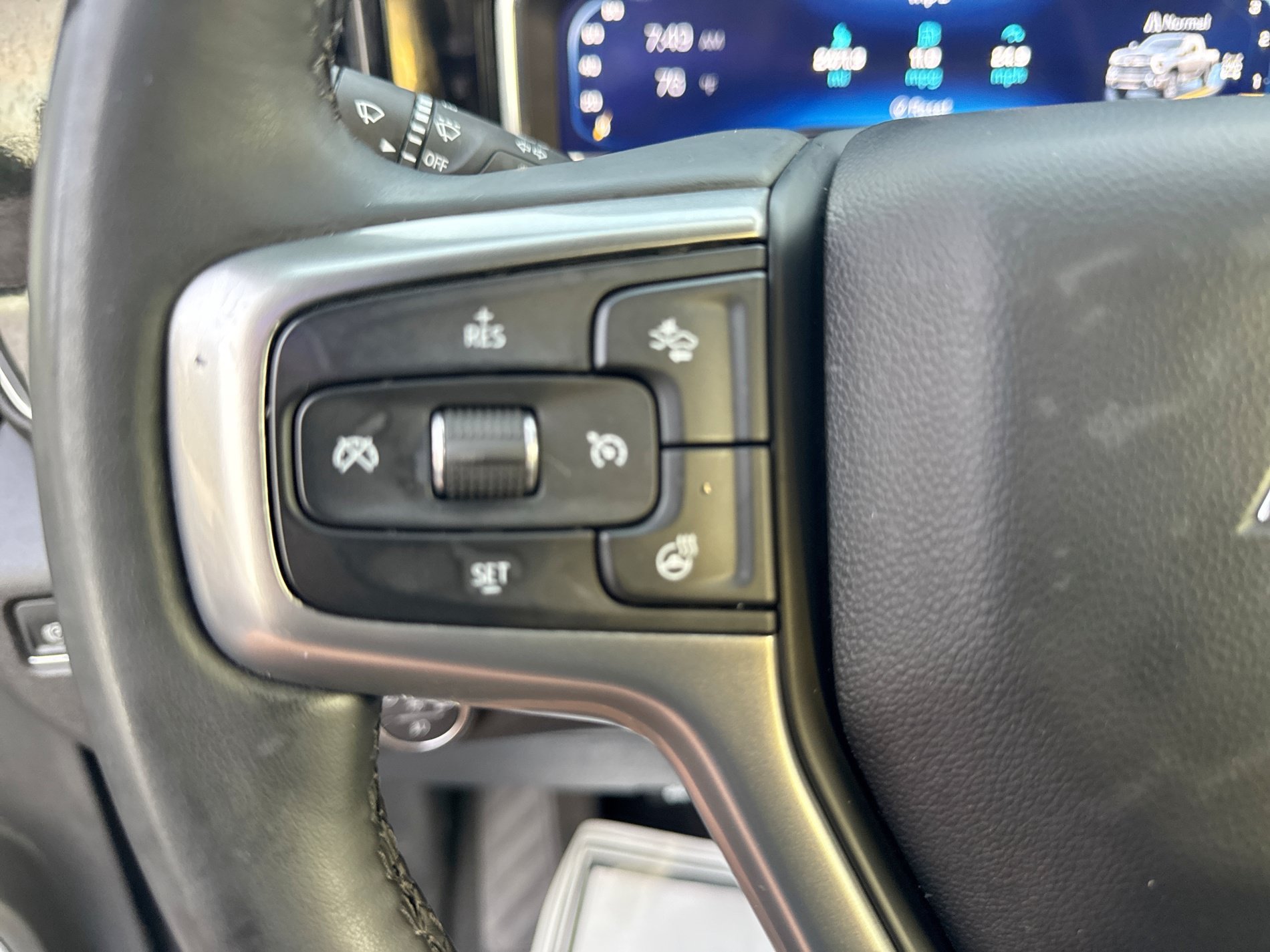 Used 2025 Chevrolet Silverado 2500 LT w/ Convenience Package AWD/4WD image 25