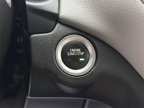 Used 2020 Chevrolet Equinox LS image 16