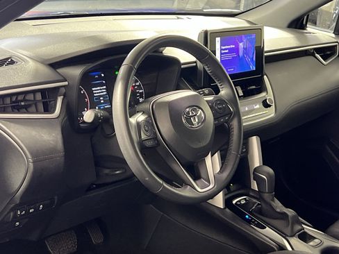 Used 2025 Toyota Corolla Cross AWD Hybrid image 16