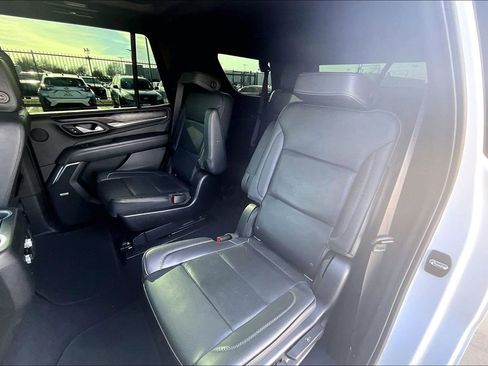 Used 2021 GMC Yukon Denali w/ Denali Premium Package image 27