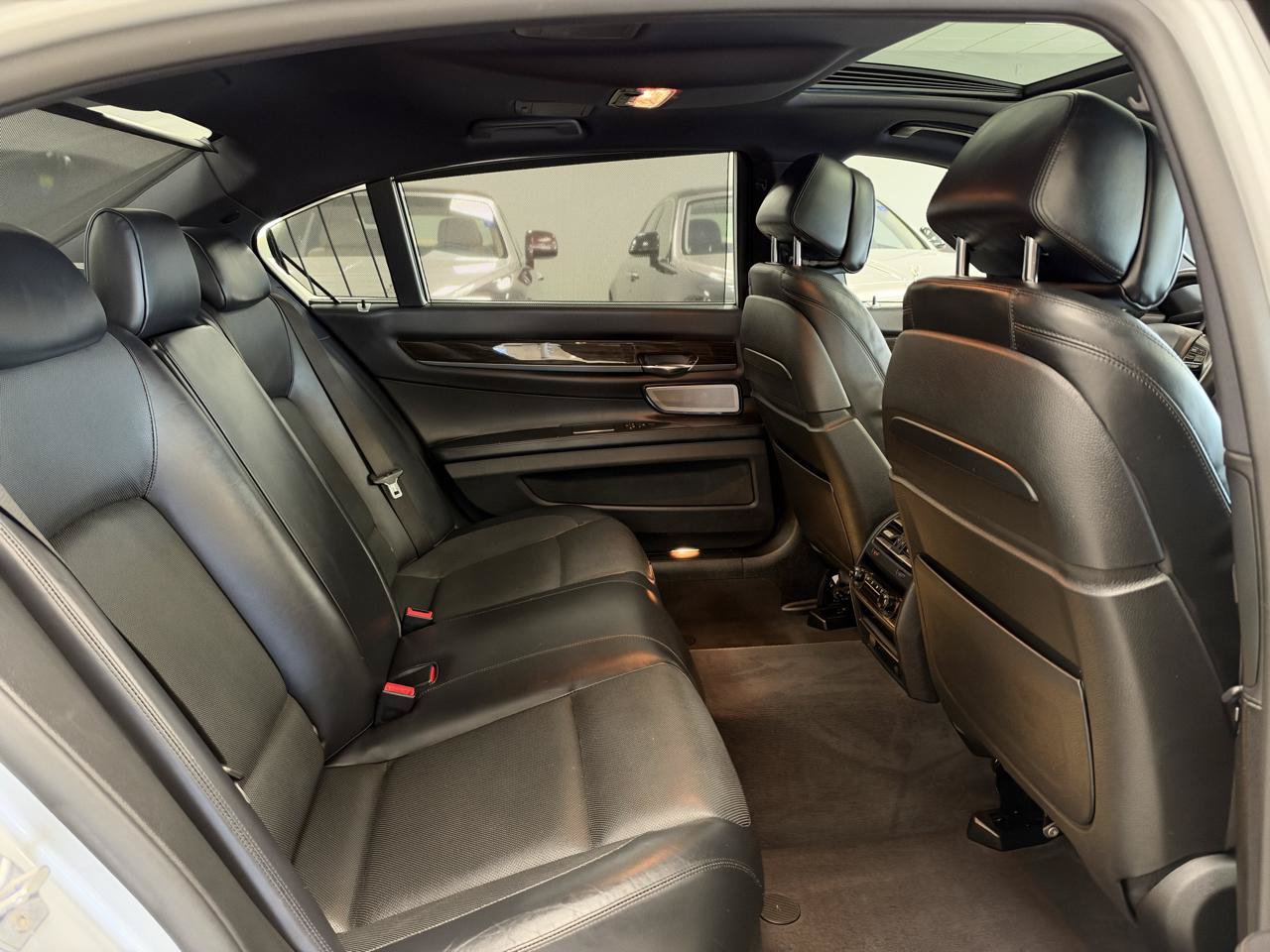 Used 2013 BMW 750Li RWD image 28
