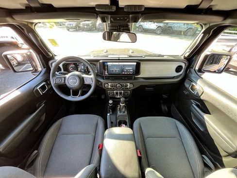 Certified 2025 Jeep Wrangler Sport AWD/4WD image 21