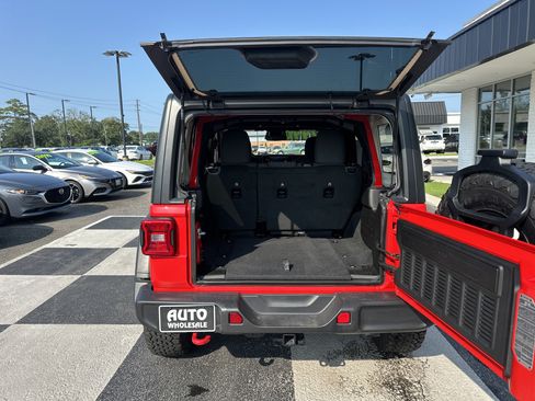 Used 2026 Jeep Wrangler Unlimited Rubicon AWD/4WD image 5