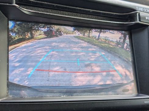 Used 2018 Toyota RAV4 LE image 21