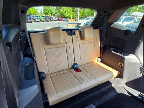 Certified 2023 Volkswagen Tiguan SE R-Line FWD image 47