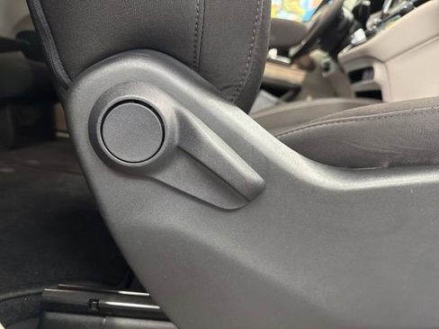 Used 2023 Chrysler Voyager LX FWD image 46