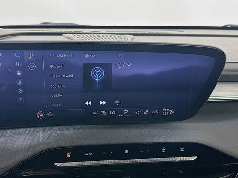 Used 2025 Buick Enclave Preferred image 21