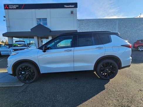 New 2025 Mitsubishi Outlander SEL Black Edition image 8