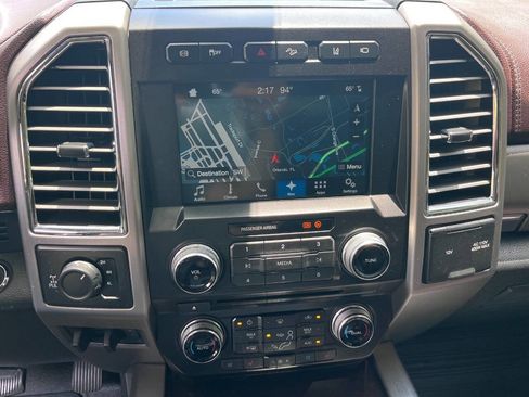 Used 2017 Ford F250 Platinum w/ Platinum Ultimate Package AWD/4WD image 31