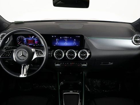 Certified 2025 Mercedes-Benz GLA 250 image 8