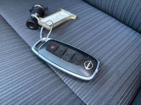 Used 2025 Nissan Sentra SV image 18