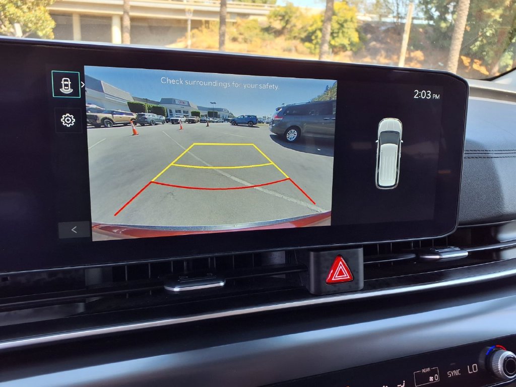 Certified 2025 Kia Carnival FWD image 25