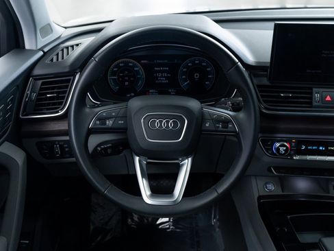 Used 2024 Audi Q5 e Premium Plus image 12
