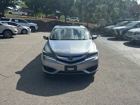 Used 2017 Acura ILX FWD image 2